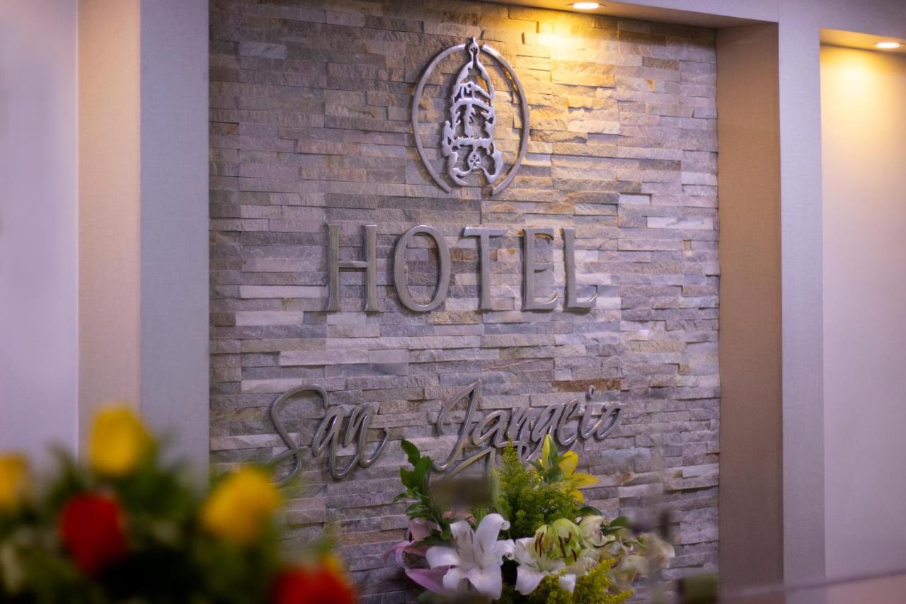 Hotel Plazuela San Ignacio Меделин Екстериор снимка