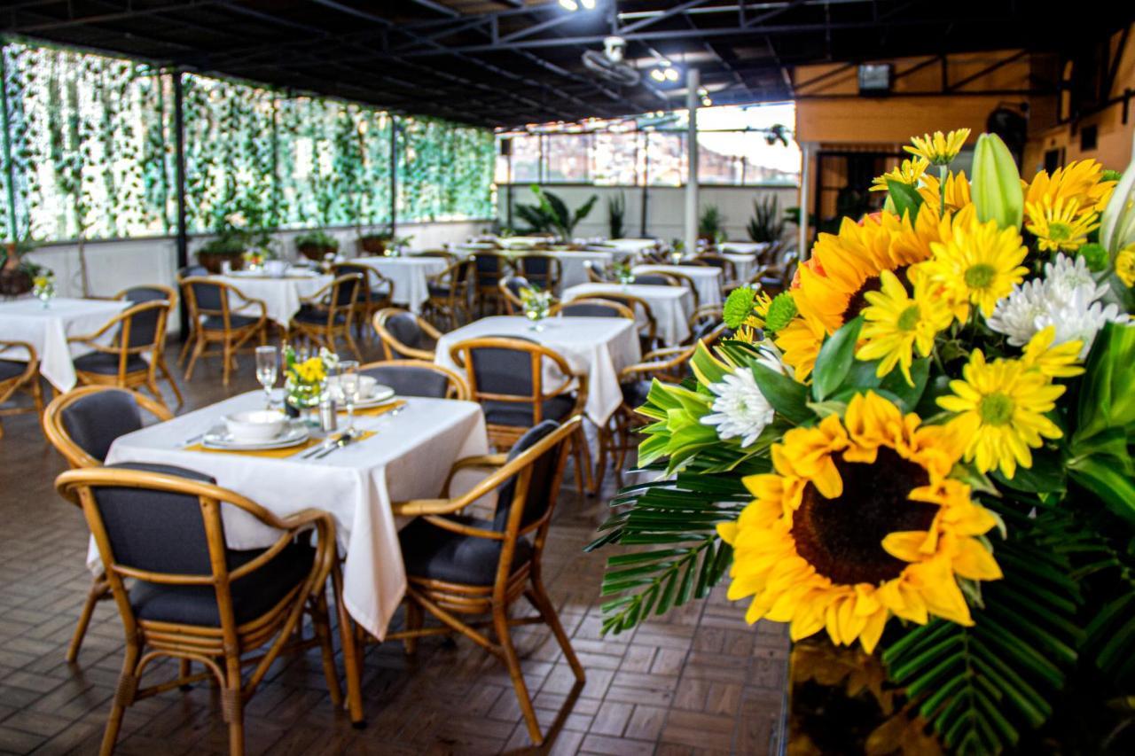 Hotel Plazuela San Ignacio Меделин Екстериор снимка