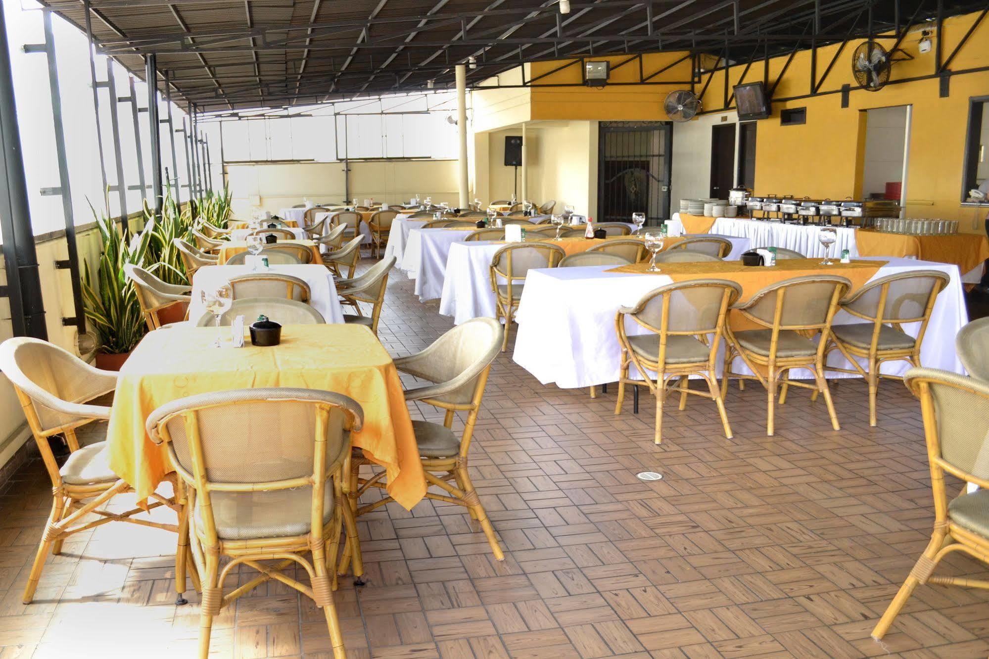 Hotel Plazuela San Ignacio Меделин Екстериор снимка
