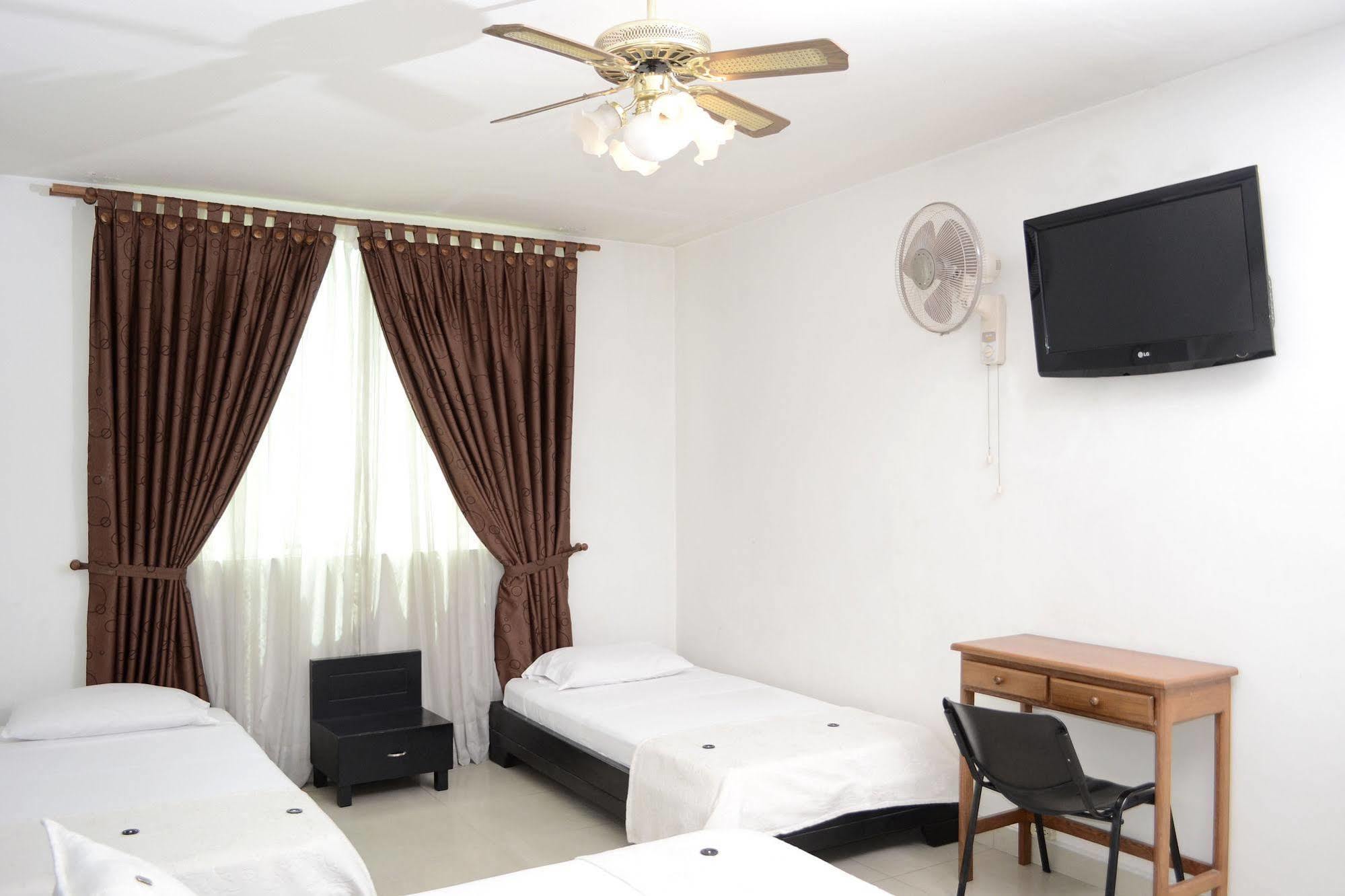 Hotel Plazuela San Ignacio Меделин Екстериор снимка